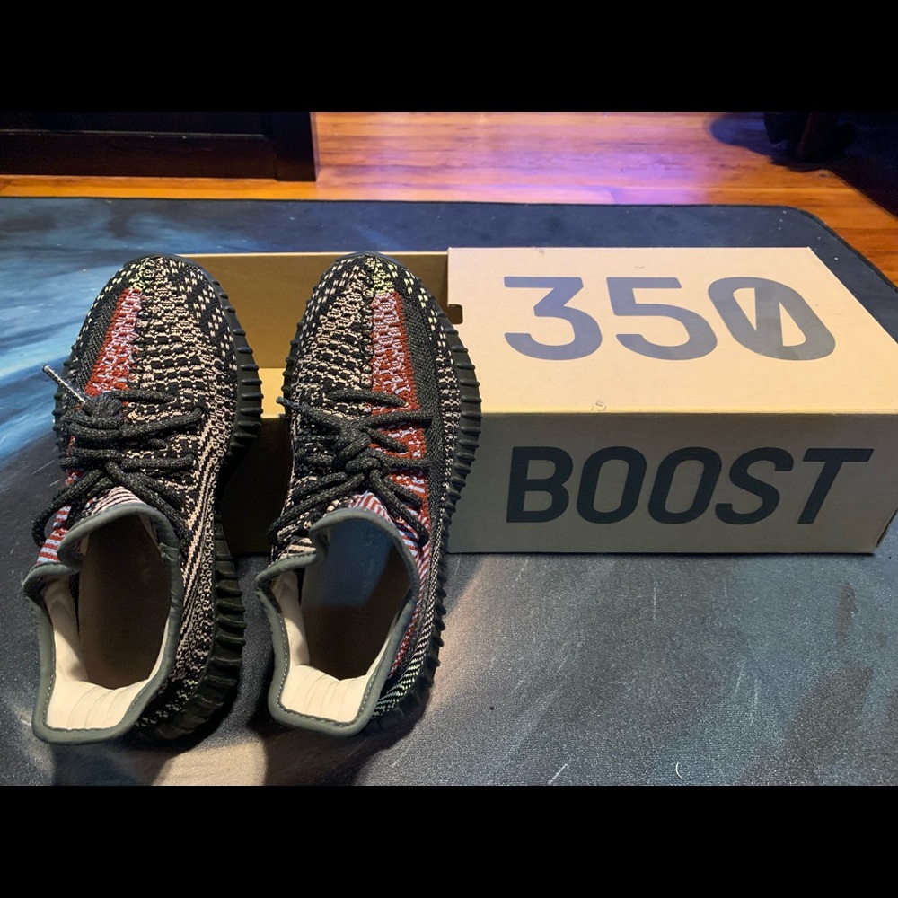 Kids Adidas Yeezy Boost 350 “Yecheil” sneakers.